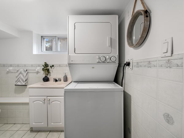 585 O'Connor Dr., East York, ON