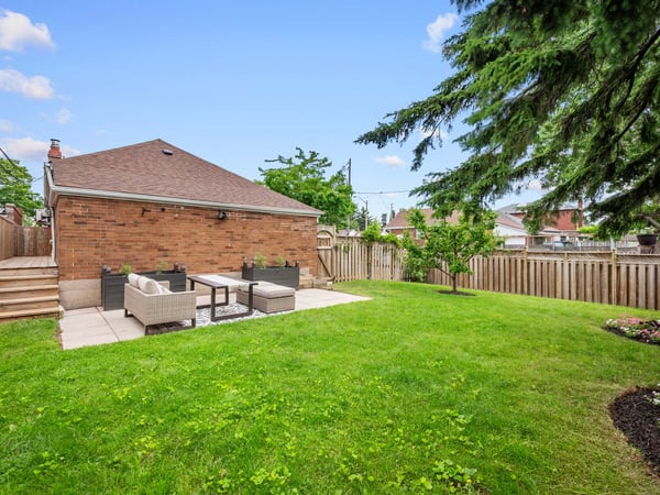 585 O'Connor Dr., East York, ON