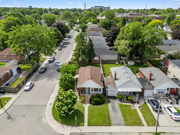 585 O'Connor Dr., East York, ON