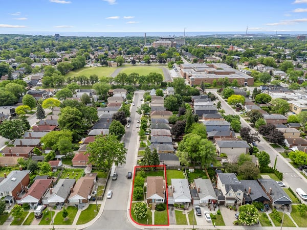 585 O'Connor Dr., East York, ON