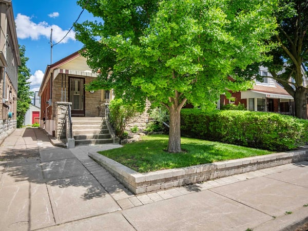 37 Chilton Rd., East York, ON