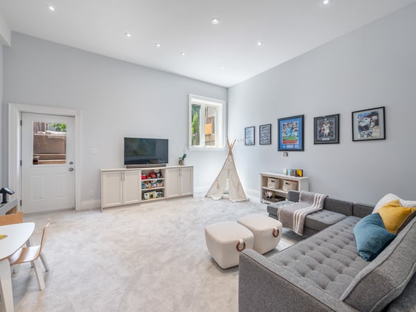39 Glenforest Rd., Toronto, ON