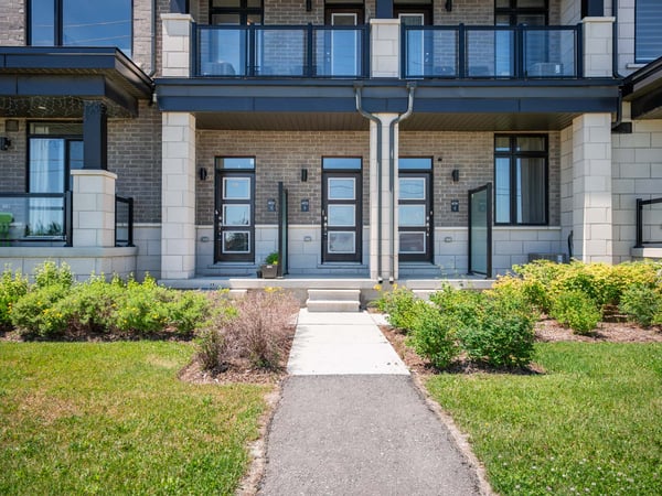 403-2550 Castlegate Crossing, Pickering, ON