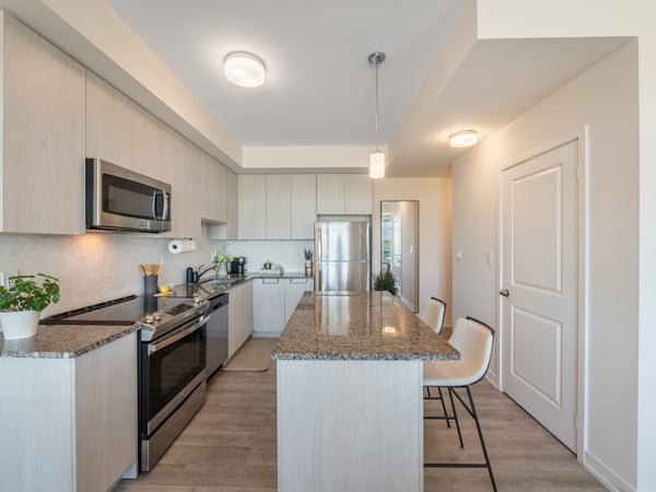 403-2550 Castlegate Crossing, Pickering, ON
