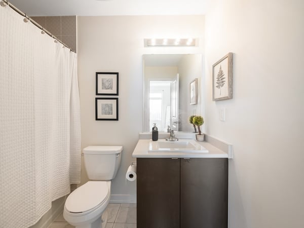 403-2550 Castlegate Crossing, Pickering, ON