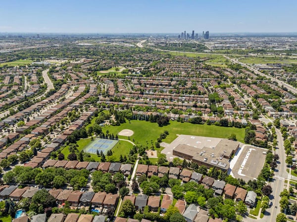 503-7460 Bathurst St., Vaughan, ON