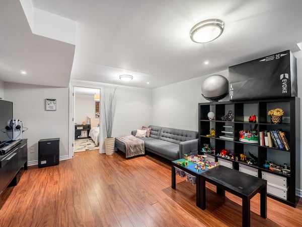 196 Billings Cres., Newmarket, ON