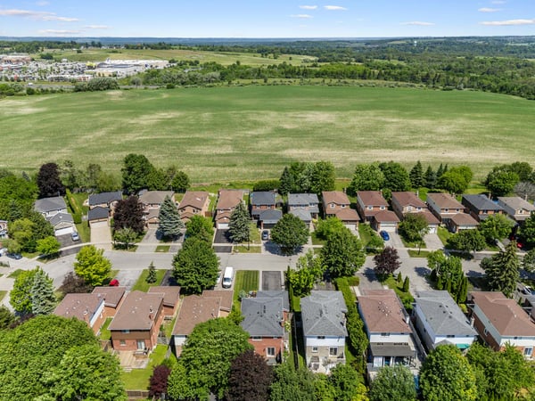 196 Billings Cres., Newmarket, ON