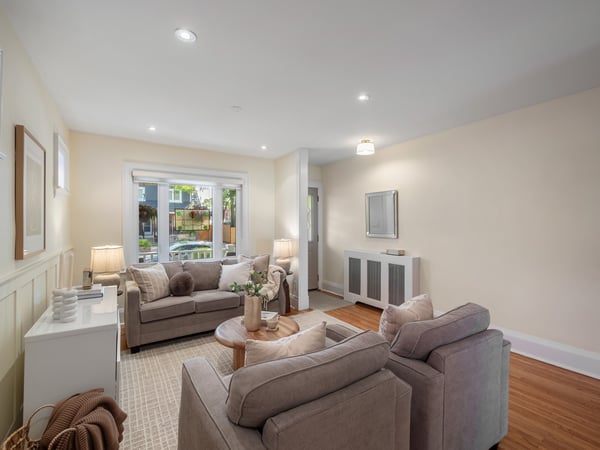 4 Kimbourne Ave., East York, ON