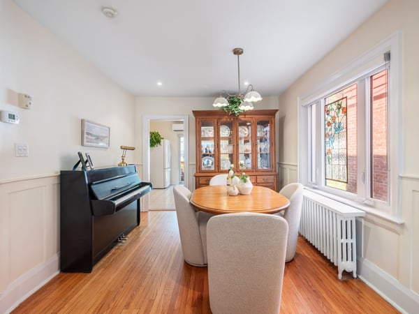 4 Kimbourne Ave., East York, ON