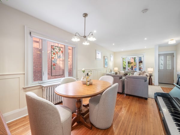 4 Kimbourne Ave., East York, ON