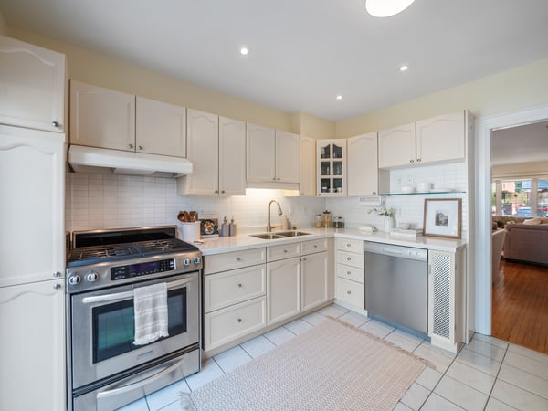 4 Kimbourne Ave., East York, ON