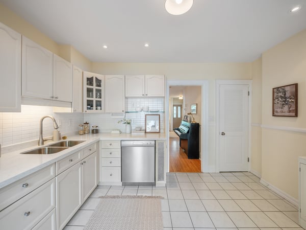 4 Kimbourne Ave., East York, ON