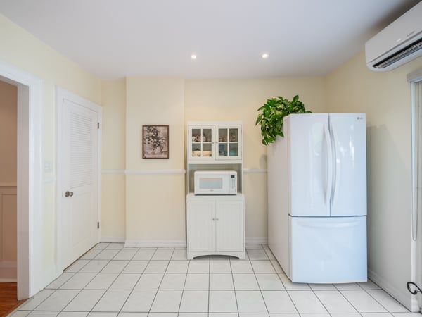 4 Kimbourne Ave., East York, ON