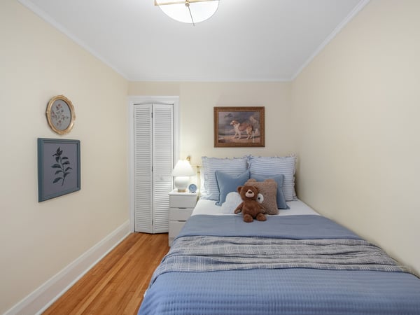 4 Kimbourne Ave., East York, ON