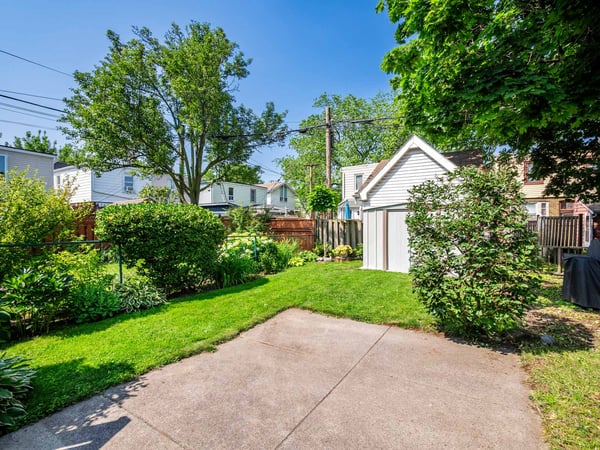 4 Kimbourne Ave., East York, ON