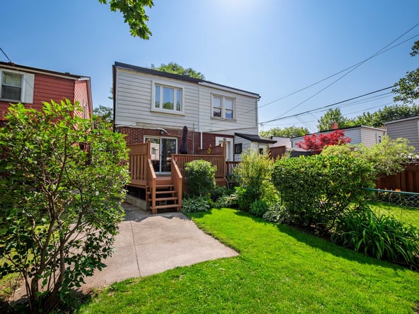 4 Kimbourne Ave., East York, ON