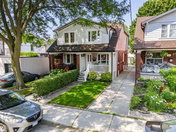 4 Kimbourne Ave., East York, ON