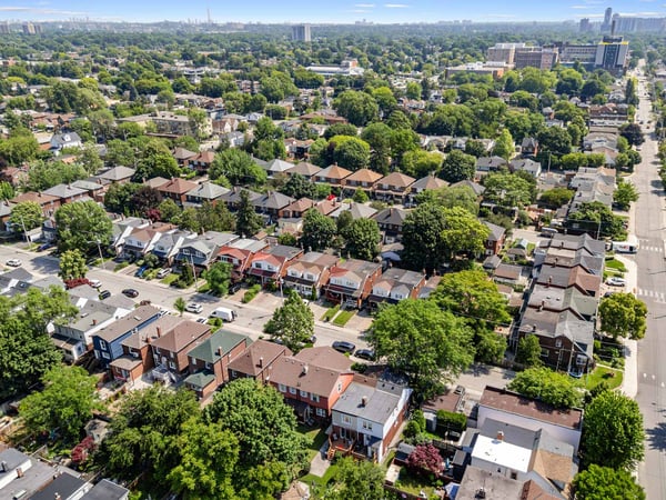 4 Kimbourne Ave., East York, ON