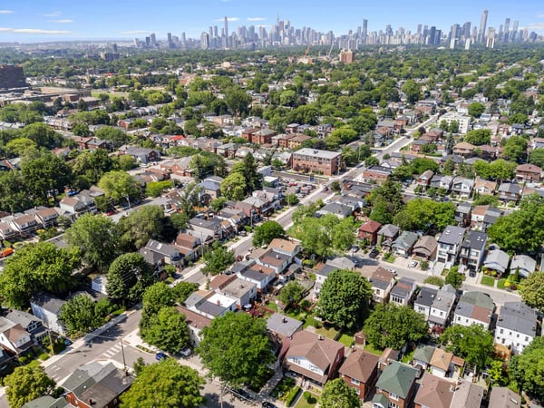 4 Kimbourne Ave., East York, ON