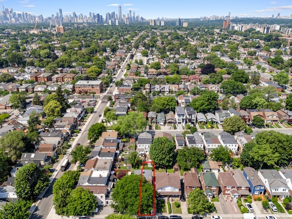 4 Kimbourne Ave., East York, ON