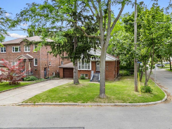 12 Graymar Ave., North York, ON