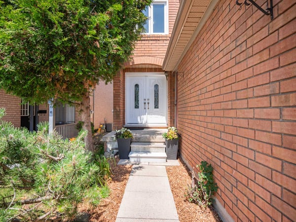 7093 Black Walnut Trl., Mississauga, ON