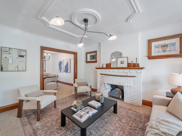 27 Lesmount Ave., East York, ON