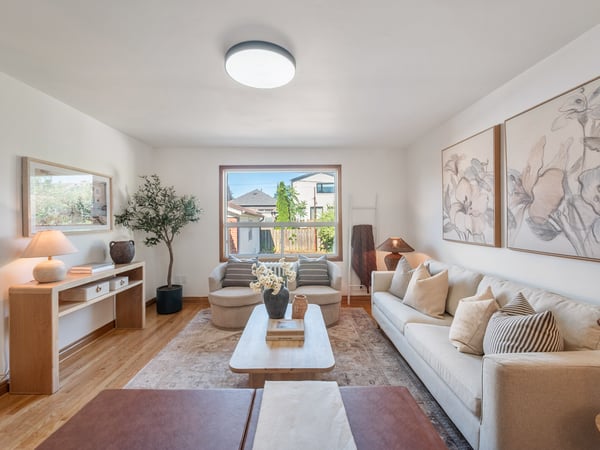 27 Lesmount Ave., East York, ON