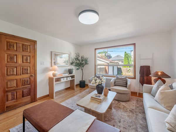 27 Lesmount Ave., East York, ON