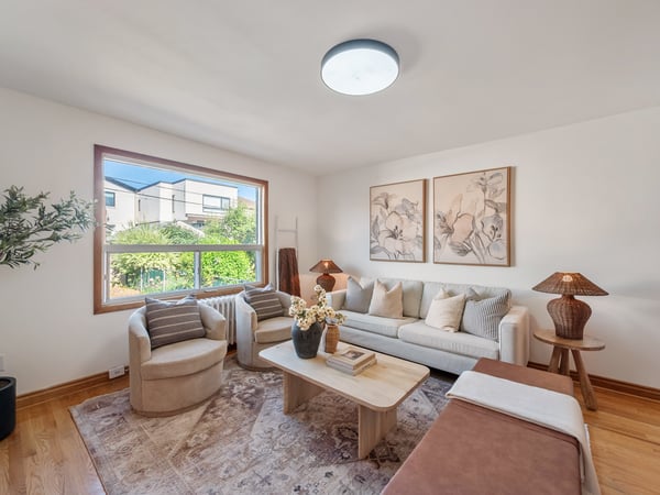 27 Lesmount Ave., East York, ON