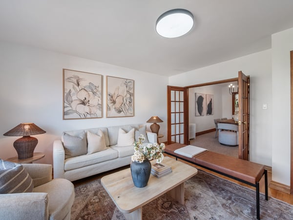 27 Lesmount Ave., East York, ON