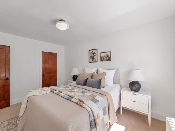 27 Lesmount Ave., East York, ON