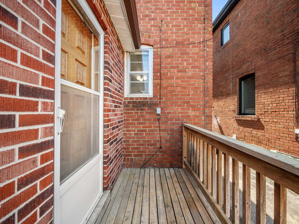 27 Lesmount Ave., East York, ON