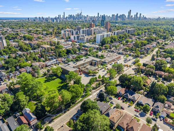27 Lesmount Ave., East York, ON