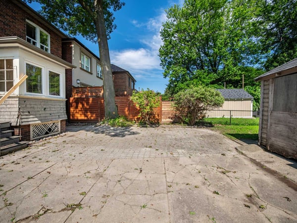 511 Donlands Ave., East York, ON