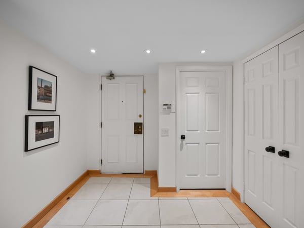305-25 George St., Toronto, ON