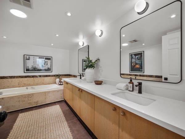 305-25 George St., Toronto, ON