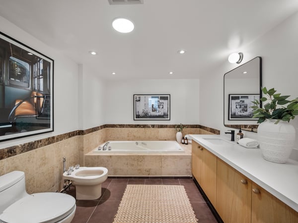 305-25 George St., Toronto, ON