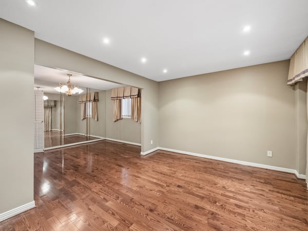 19 Jessica Gardens, Thornhill, ON