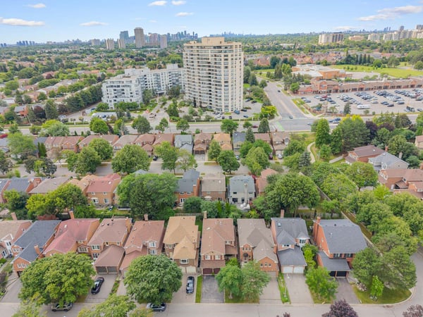 19 Jessica Gardens, Thornhill, ON