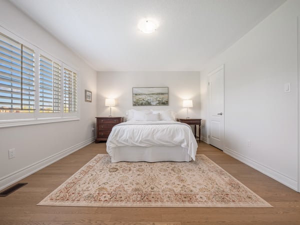 58 Sharonview Cres., East Gwillimbury, ON