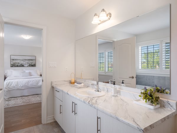 58 Sharonview Cres., East Gwillimbury, ON