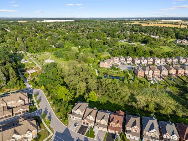 58 Sharonview Cres., East Gwillimbury, ON