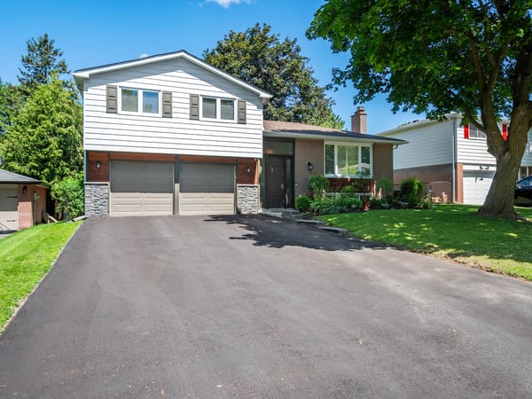 811 Three Seasons Dr., Newmarket, ON