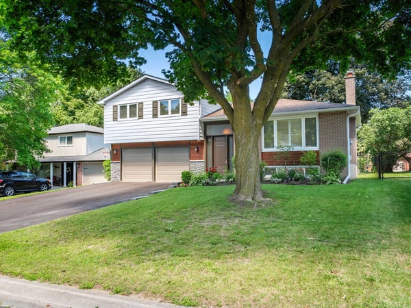 811 Three Seasons Dr., Newmarket, ON