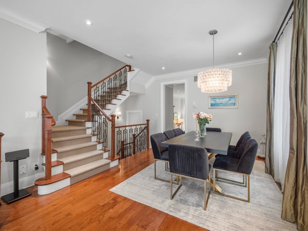 487 Spadina Rd., Toronto, ON