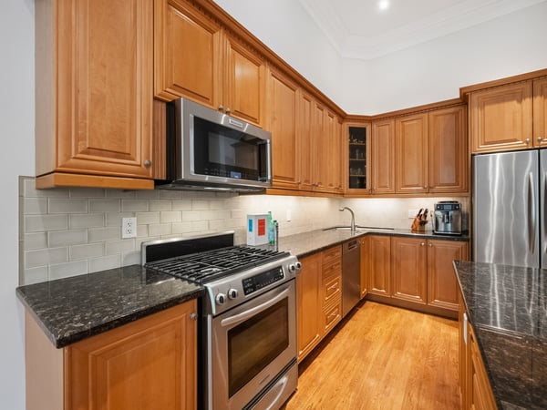 487 Spadina Rd., Toronto, ON