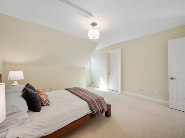 487 Spadina Rd., Toronto, ON