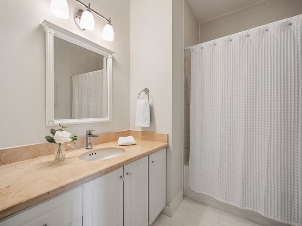 487 Spadina Rd., Toronto, ON
